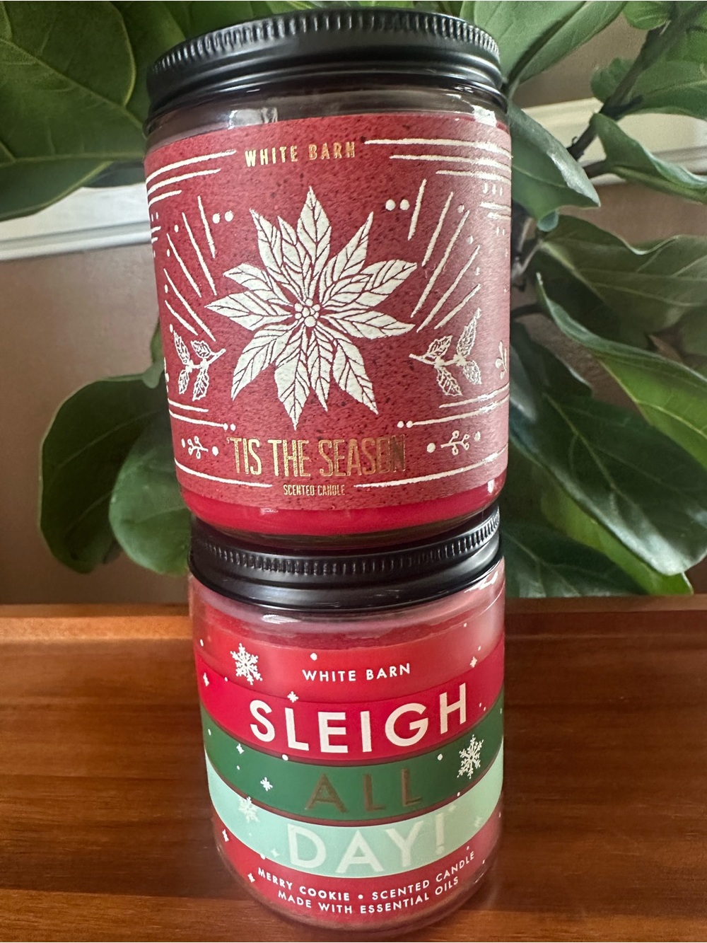 2 BATH & BODY WORKS WHITE BARN SCENTED 1-WICK 7 OZ